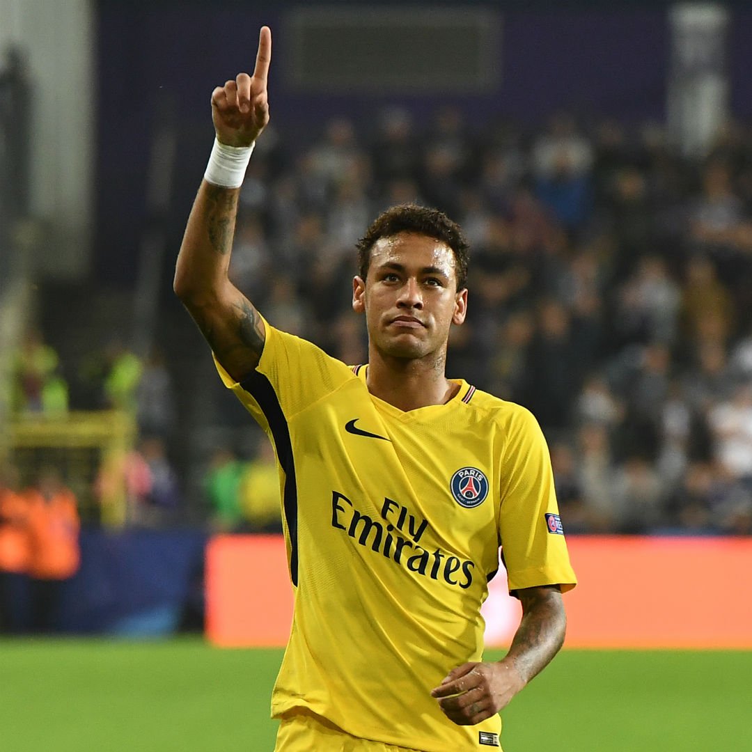 界高管在签 界高管在签